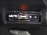 ◆ETC2.0装着◆進化したドライブ体験。料金収受システムだけだったETCが生まれ変わって、高速道路を賢く使うETC2.0に進化しました。多彩な情報サービスが便利で快適なドライブ体験を提供します。