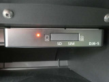 純正ドライブレコーダー:前方と車内後方の状況を映像で記録します。