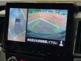 【マルチアラウンドモニター】専用のカメラにより、上から見下ろしたような視点で360度クルマの周囲を確認することができます☆死角部分も確認しやすく、狭い場所での切り返しや駐車もスムーズに行えます。