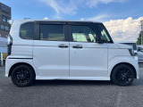 納車前に法定12ヶ月点検整備、もしくは車検整備を実施してご納車いたします。点検整備記録簿もお渡しいたしますので、より安心してお乗りいただけます。