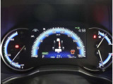 とっても見やすいメーターです。夜間時はラグジュアリーな気分にさせてくれる照明が魅力ですので、夜のドライブも楽しみになりますよ♪