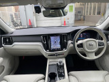 大人気ステーションワゴンのV60マイルドハイブリッドのこのお車は走行距離も少なくきれいな状態を保っているお車です!もちろん人気の便利装備も充実しております!スタッフおススメの一台となっております!!!
