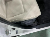 痛みの出やすい運転席シートの角、フロアマット、座面、ともに良好です