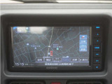 スズキ純正ナビ(KXM-E509W)が装備されております。