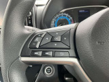 テレビや音楽等の音量調節が簡単に操作できる、便利なステアリングスイッチ付き車です。ハンドル部分で簡単に操作できるので、前方から視線を逸らすことなく運転が出来、大変便利です◎