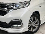 【LEDヘッドライト】悪天候や夜間走行時も良好な視界を確保し安心して運転できる高輝度LEDヘッドライトを装備!点灯速度が早く、消費電力も抑えられています。