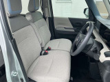 運転席も広々でゆったり気分で運転できます♪