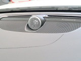 【Bowers & Wilkins】ボルボのプレミアムオーディオ。車内空間という特殊な環境に100年以上の伝統を持つイェーテボリ交響楽団の音響を再現した「コンサートモード」を搭載。