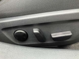 【10Wayパワーシート】 細かい角度調節が可能な、電動シートです。シートポジションの記憶機能つきで便利。