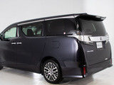 ★展示前点検実施★特殊な機材も用いて、全車点検を実施しております!