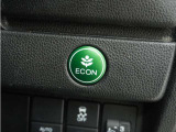 ◆ECONスイッチ(ECONモード)◆エンジンやエアコンといった、クルマ全体の動きを燃費優先で自動制御するECONモード。空調など快適性を優先したいときは、スイッチを押してOFFにできます。