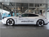 PORSCHEロゴLEDドアカーテシーライト