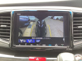 運転席から見づらいサイドミラー下部を映すサイドカメラ装備です!