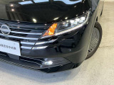 前方や対向車部分だけ切り分けてハイビームになるアダプティブLEDヘッドライトです。