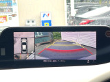 【360&deg;ビューモニター】専用のカメラにより、上から見下ろしたような視点で360度クルマの周囲を確認することができます☆死角部分も確認しやすく、狭い場所での切り返しや駐車もスムーズに行えます。
