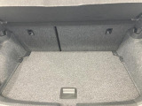 シートは適度な硬さによって長時間の運転でも疲れにくいと定評があります。国産車とは全く違った座り心地ですが、長年培われた欧州の椅子文化をご体感ください。
