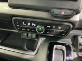 フロント両席にはシートヒーターが付いています!寒い日に便利な装備ですね。