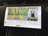 3Dサラウンドカメラ『狭い場所でも安心して駐車できるようにサポート。タッチスクリーンの表示と音で障害物との距離を確認できます。車幅感覚に慣れていない方や駐車の苦手な方には必見の装備といえます♪』