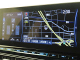 メーカー装着のナビを装備しております。