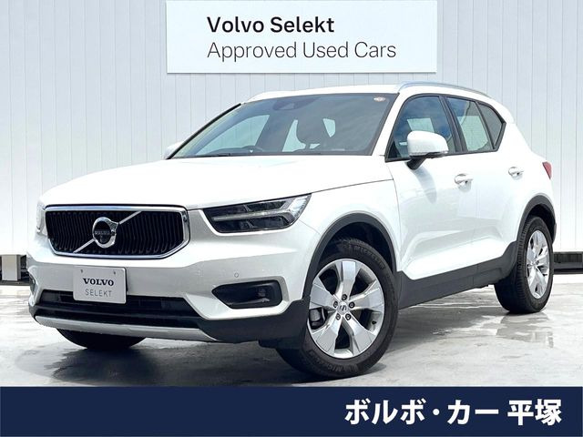 XC40 B4 AWD モメンタム 4WD 