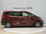 全長426cm、幅169cm、高さ171cmのお車になります。