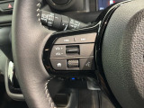 ステアリングにオーディオ操作スイッチが付いています。オーディオ画面に直接タッチしなくても操作が出来ますので、運転に集中できます。