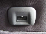 助手席背面にはUSB充電コネクタが付いてます!!後席乗車時に携帯電話等に充電出来ます!!