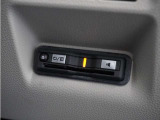 ◆運転席・助手席◆室内は、シートクリーニングや各部の徹底した清掃を実施し、消臭・除菌処理を行っています。しかも、全ての差上で天然成分の薬剤にこだわり安心・安全へも配慮しています。