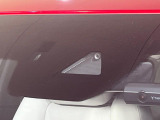 【スマートブレーキサポート】走行中に前方の車両等を認識し、衝突しそうな時は警報とブレーキで衝突回避と被害軽減をアシスト。より安全にドライブをお楽しみいただけます。
