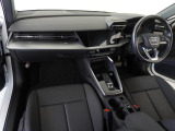 指定工場で車検までご対応可能。6ベイを完備したサービス工場を併設し、快適なAudiライフをサポートします。