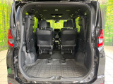 普段のお買い物や通勤、送迎等に十分な荷室スペースを確保しております。セカンドシートを倒すと、大きな荷物の積載も可能です♪