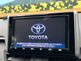 【メーカー純正ナビ】インテリアに溶け込むスタイリッシュな「専用設計」メーカーナビを装備♪視認性や操作性など基本性能にも優れ、より上質なカーライフをお楽しみいただけます。