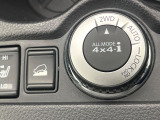 【オールモード4&times;4】2WD/4WDモードを手軽に切り替え可能。燃費重視の2WD、スタック時に役立つLOCK、AUTOモードでは4WDの配分を自動で調整し、路面状況を問わず安定した走りをサポート。