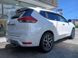 エクストレイル  2.0 モード・プレミア 2列車 4WD