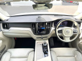 XC60  リチャージ プラグインハイブリッドT6 AWDインスクリプション 4WD