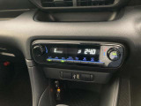 オートエアコンは温度を設定するだけで、自動で風量などを設定してくれます。運転しながら操作も必要ないので、安全性も向上します。