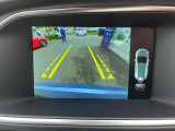 【パークアシスト・カメラ】駐車時に後方がリアルタイム映像で確認できます。大型商業施設や立体駐車場での駐車時や、夜間のバック時に大活躍!運転スキルに関わらず、今や必須となった装備のひとつです!