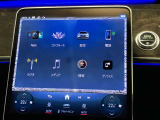 新しくなったセンターコンソールはスマートフォンを操作するような感覚でナビから車両の設定までが可能です。