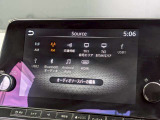 純正10インチナビが装備されております。フルセグTV、DVD再生なども対応しております!