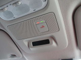 SOSコール 走行中の緊急時(病気や事故、あおり運転など)にボタンひとつでオペレーターに接続!救急や警察への連絡をサポートいたします。※使用にはお申し込みが必要です、詳しくはスタッフまで