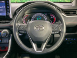 【純正革巻きステアリング】上質な革を使用することで、手にしっかり馴染みとても運転しやすいハンドルです♪