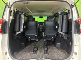 普段のお買い物や通勤、送迎等に十分な荷室スペースを確保しております。セカンドシートを倒すと、大きな荷物の積載も可能です♪