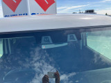 障害物を感知して、衝突の可能性がある場合、運転者へ警告音を発したり、衝突の可能性が高い場合、ブレーキの補助操作を行い、減速して衝突被害を軽減するシステムです。