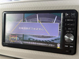 便利な【バックモニター】で安全確認もできます。駐車が苦手な方にもオススメな便利機能です。