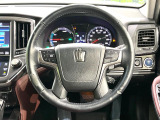 【純正革巻きステアリング】上質な革を使用することで、手にしっかり馴染みとても運転しやすいハンドルです♪