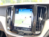 【9インチタッチスクリーン純正HDDナビ】「Apple Car Play」「Android Auto」対応のボルボ先進ナビゲーション「SENSUS」。最新地図データへ無料更新してお渡しします。
