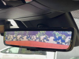 【デジタルインナーミラー】後席の大きな荷物や同乗者で後方が確認しづらい時でも安心!カメラが撮影した車両後方の映像をルームミラー内に表示。クリアな視界で状況の確認が可能です!