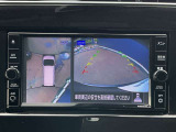 アラウンドビューモニター搭載。上から見下ろしたように液晶に映るのでスムーズな駐車をサポートします。