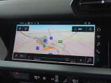 MMIシステムにはナビゲーション、ラジオ、オーディオ、Bluetooth、車両設定機能等がついております。