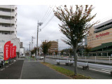 当店は東葉高速線村上駅より徒歩2分、近くにはFululu GARDEN八千代があり、その向側になります。ぜひ、お気軽にご来店ください。